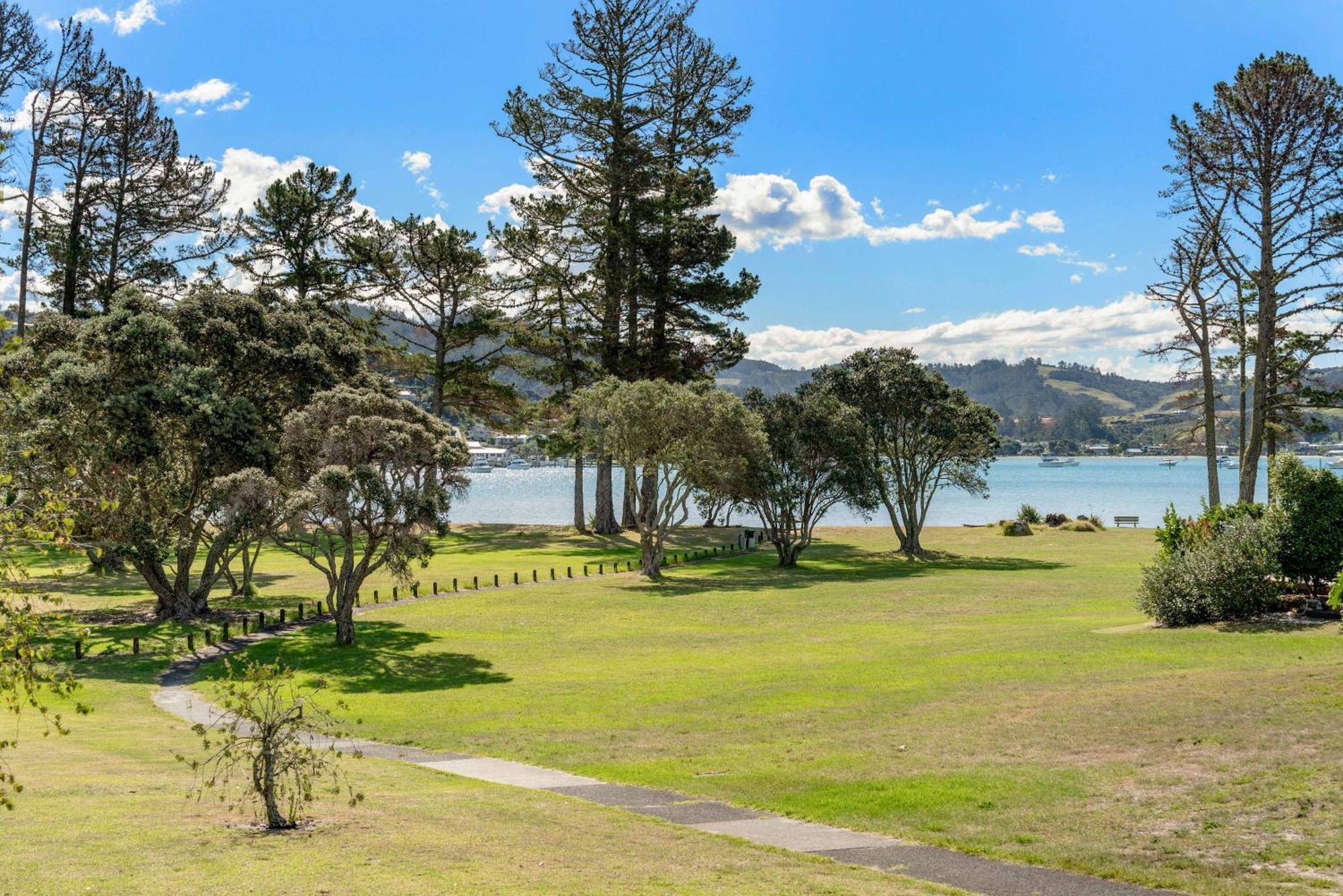 Pauanui Beach House Suntrap Bagian luar foto