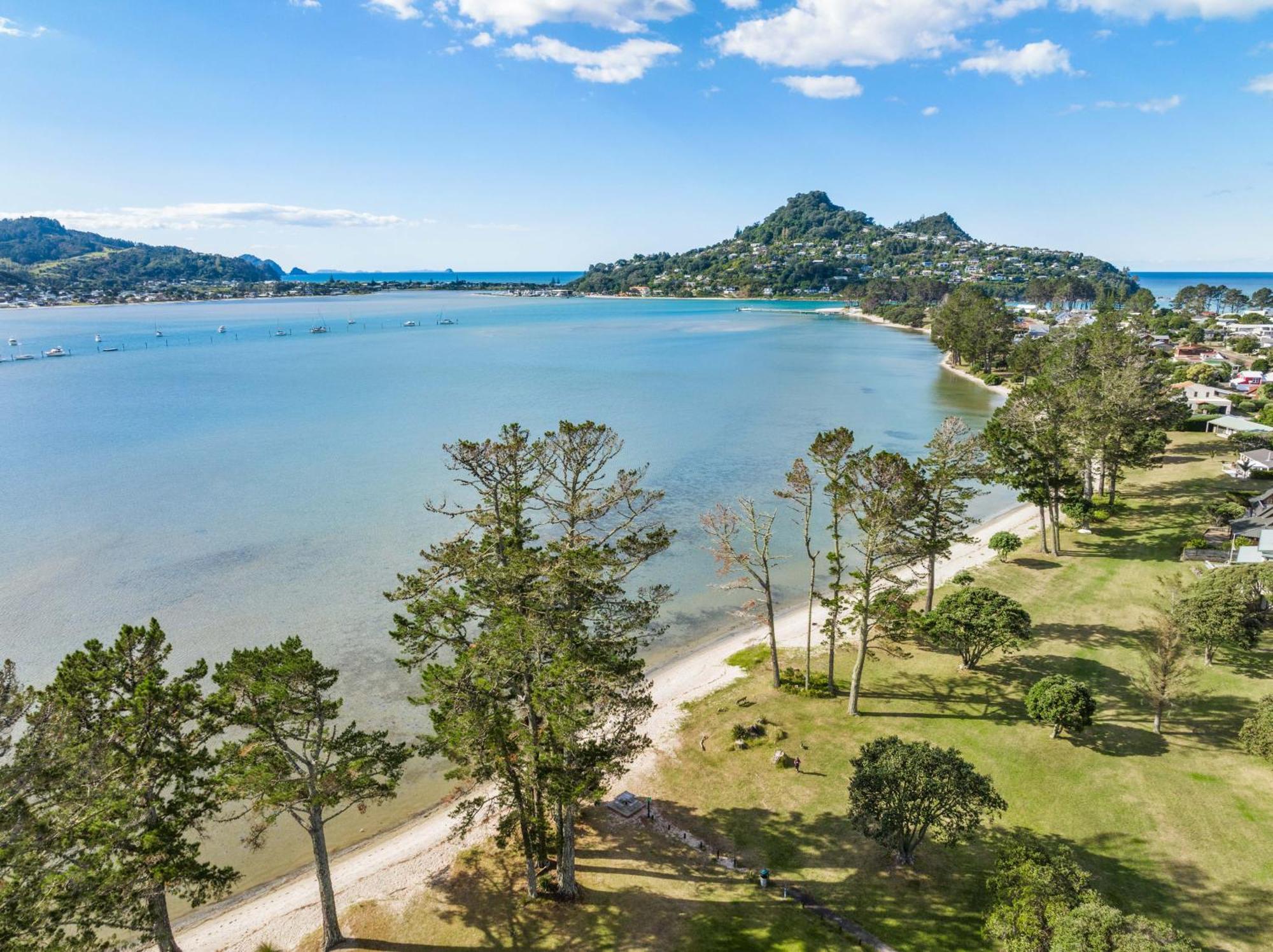 Pauanui Beach House Suntrap Bagian luar foto