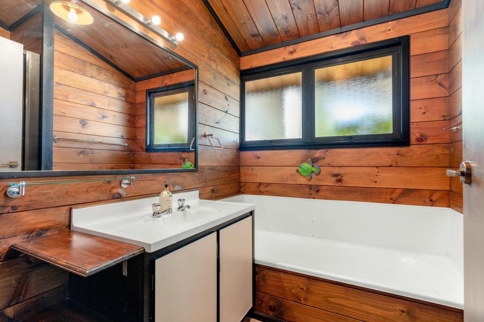 Pauanui Beach House Suntrap Bagian luar foto