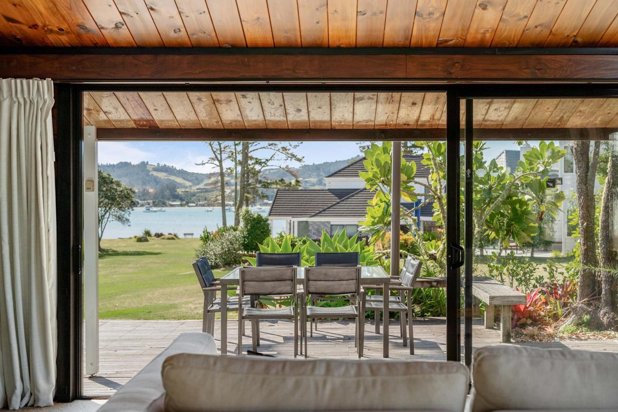 Pauanui Beach House Suntrap Bagian luar foto